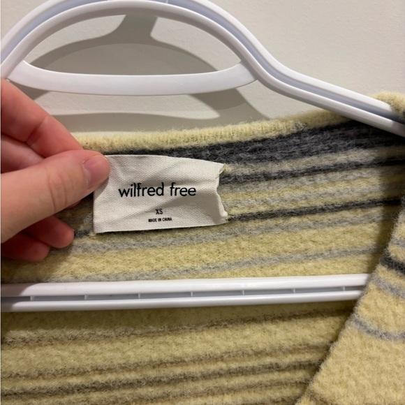 Wilfred Hush Knit V-neck Sweater - Picture 4 of 6